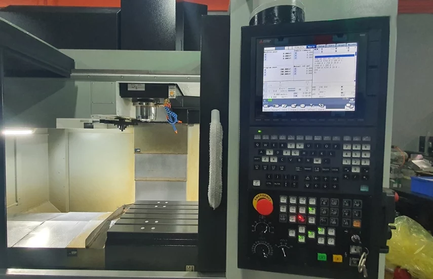 Вертикально-фрезерный обрабатывающий центр с ЧПУ HISION VF8SP (VMC850HS PRO)